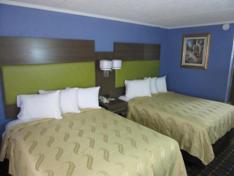 Quality Inn & Suites Near Six Flags East Lodge West Exterior foto